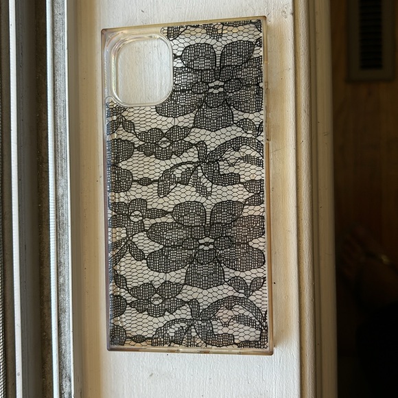 Flaunt Square iPhone 11 case Black lace - Picture 2 of 2